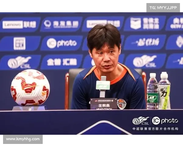 李霄鹏:河南队实力强劲希望球员全力以赴回报球迷热情 李霄鹏:河南队实力强劲希望球员全力以赴回报球迷热情